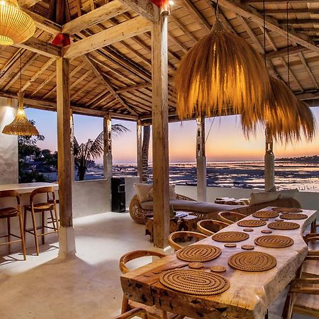 Sunset House Ceningan, 10 Person Beachview Private Villa Нуса-Лембонган Экстерьер фото